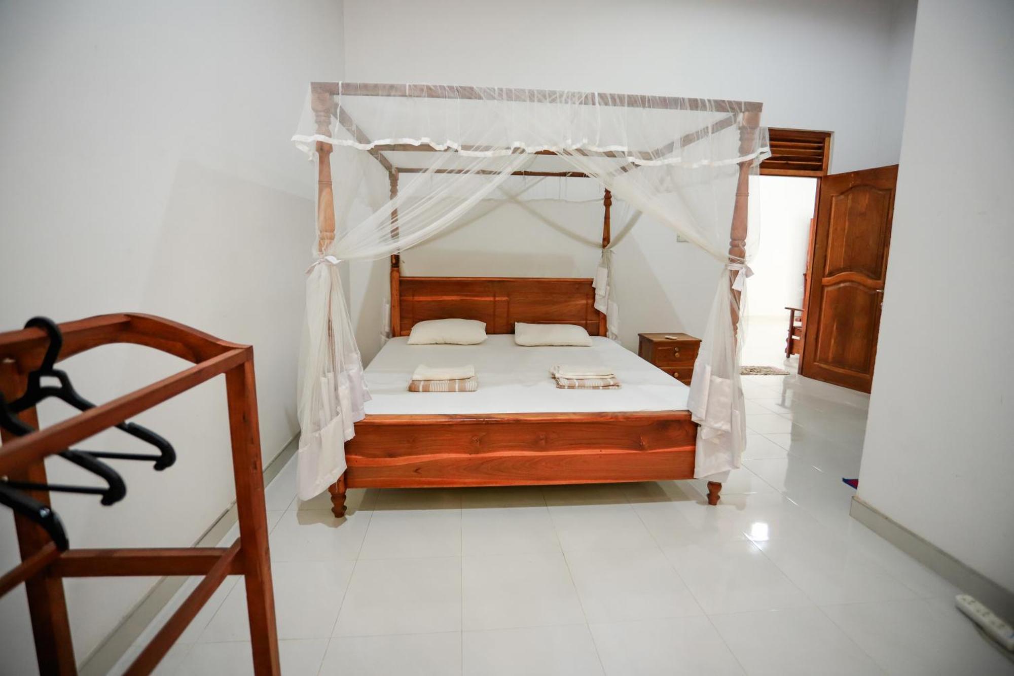 Serene Home Stay Udawalawe Exterior foto