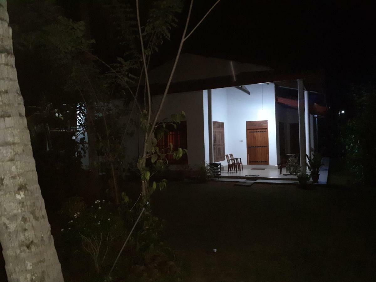 Serene Home Stay Udawalawe Exterior foto